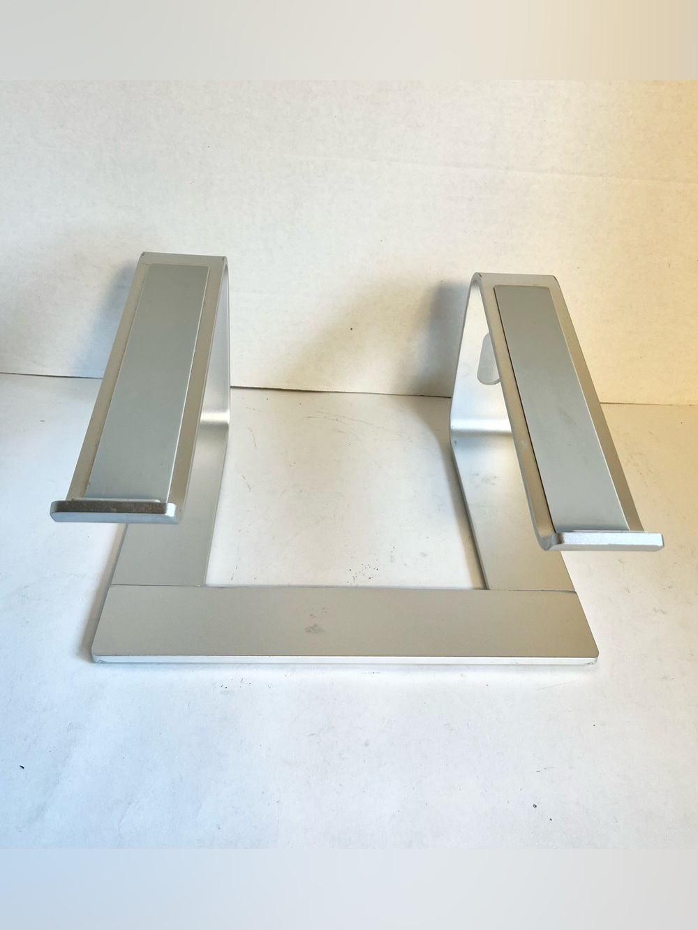"BACK TO SCHOOL" - Soundance Silver Ergonomic Aluminum Laptop Stand